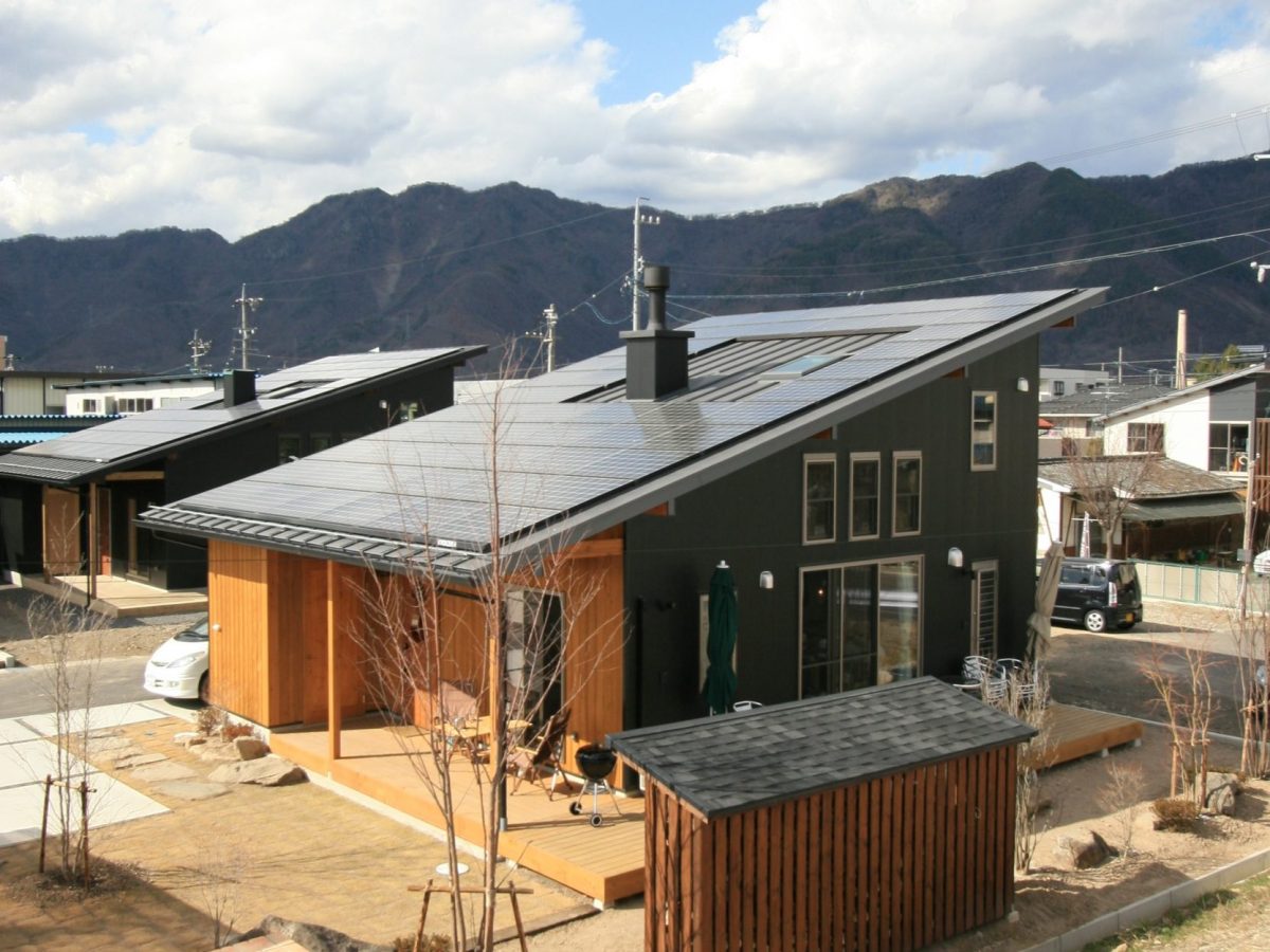 FREEQ HOMES　LOAFER　大容量の太陽光パネルを積載できる屋根