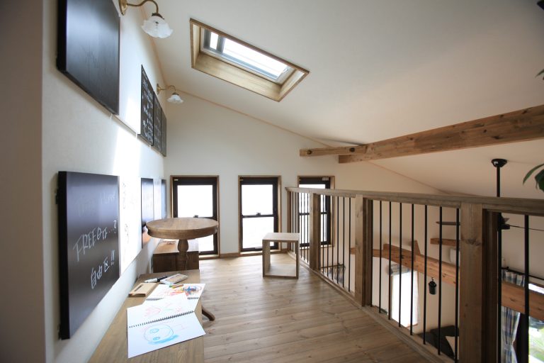 土間のある家の暮らし　FREEQ HOMES BOOOTSとMONICA