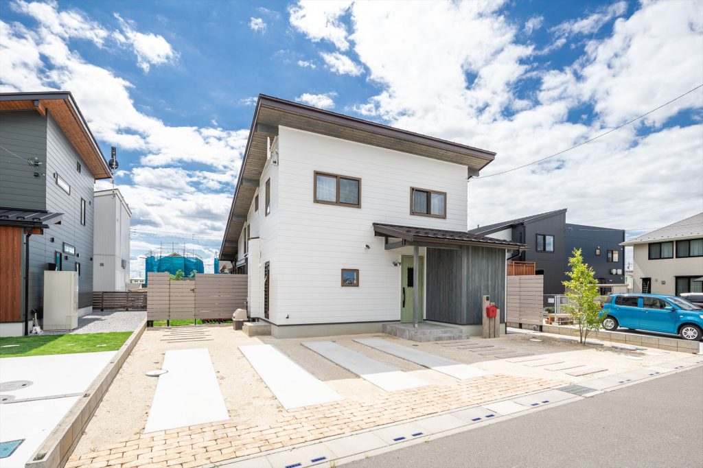 平屋風二階建ての家ローファー